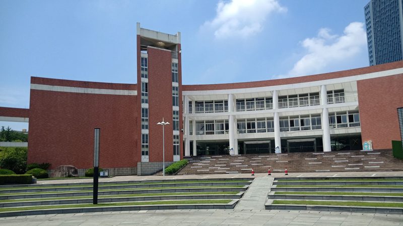 电子元器件：揭秘行业排名背后的逻辑